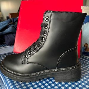 Womens Combat-style Boot